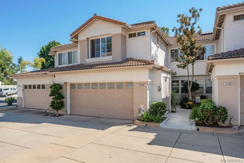 1295 El Mercado Way #B photo 1
