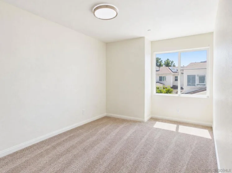274 Vermont Court photo 15
