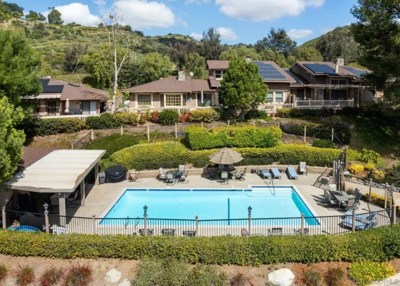 8647 Circle R Valley photo 36