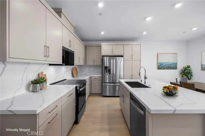669 S Lyon Street photo 57