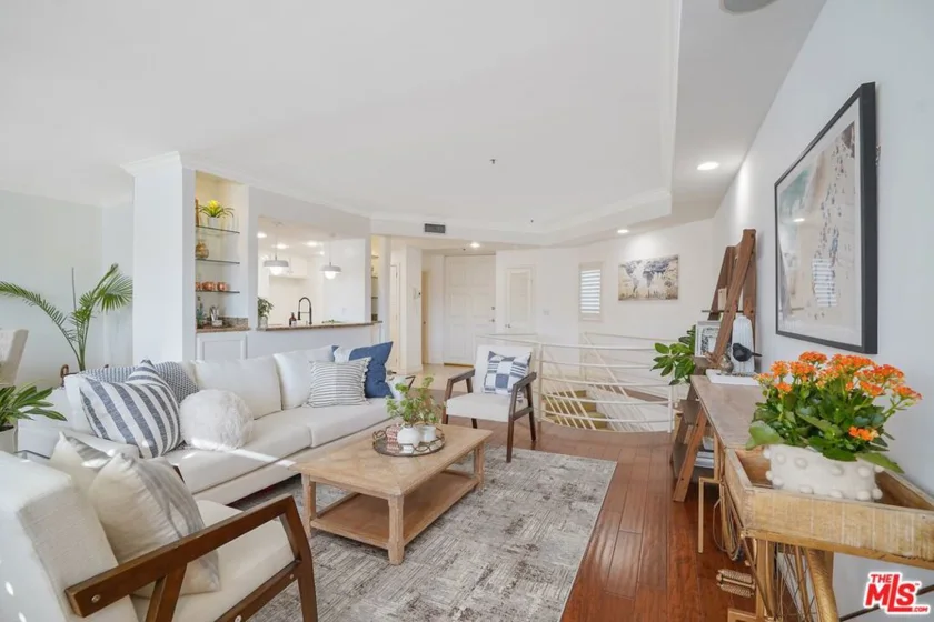 1722 Malcolm Avenue #403 photo 1