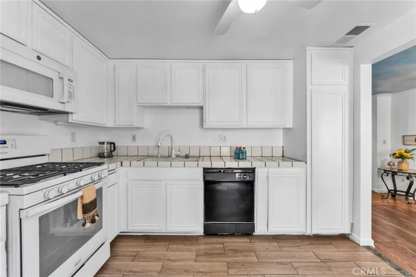 332 N 5th Street photo 9