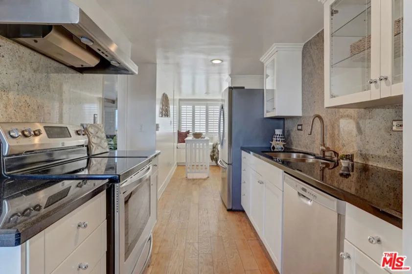 23904 De Ville Way #D photo 7