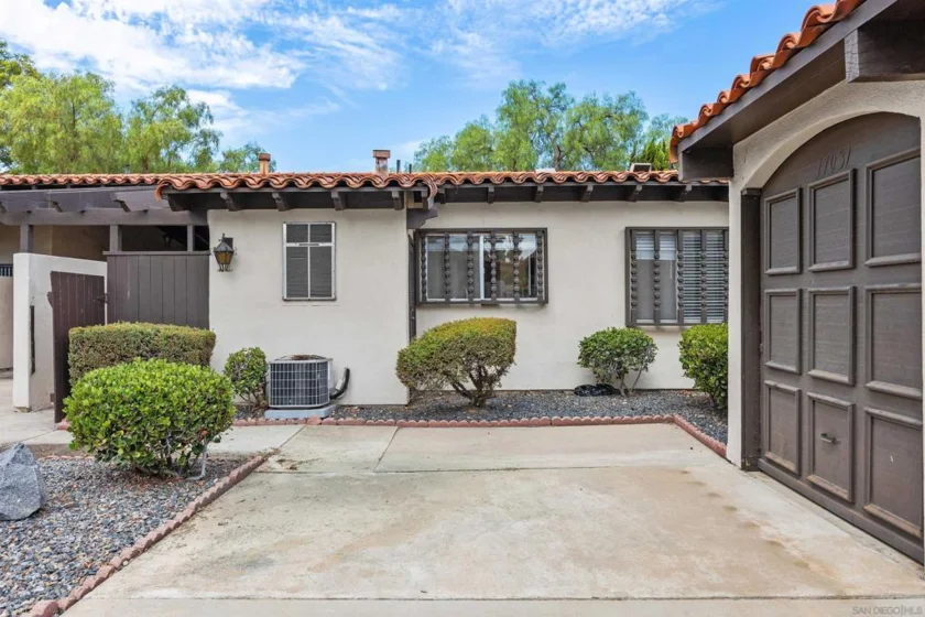 17031 Bernardo Center Drive photo 40