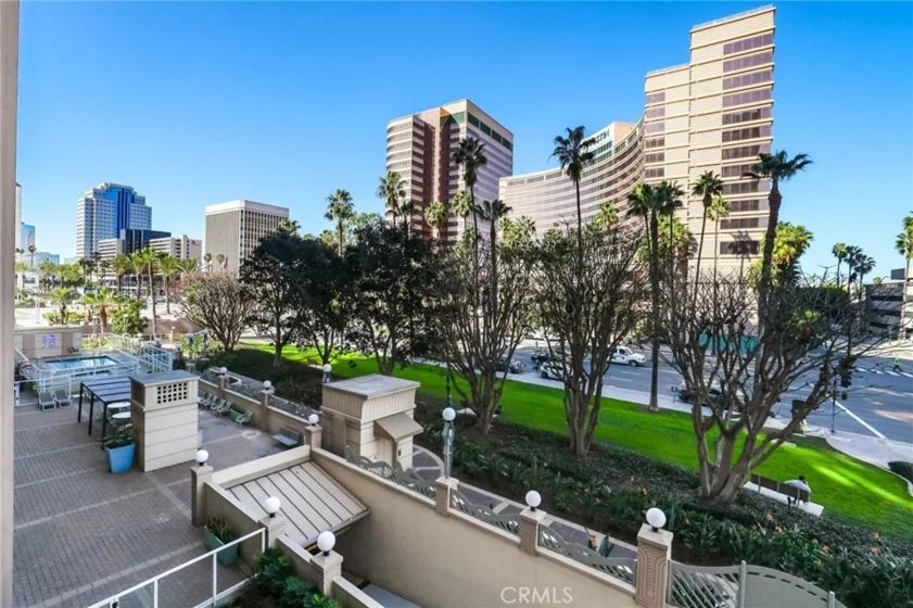 388 E Ocean Boulevard #305 photo 31