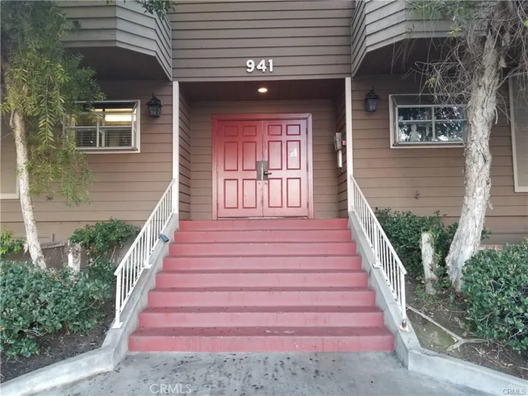 941 Elm Avenue #17 photo 1