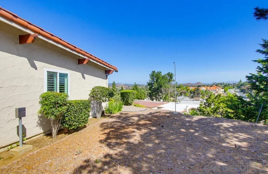 16677 Diaz Drive photo 43