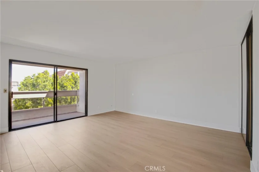 17150 Burbank #23 photo 16