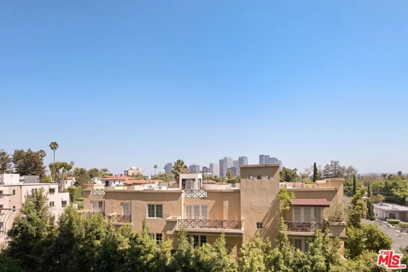 10560 Wilshire Boulevard #404 photo 7