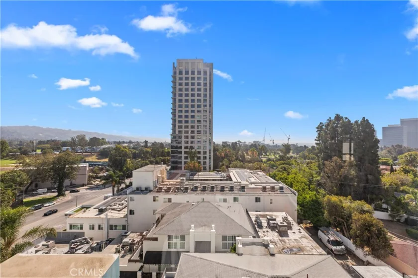 10336 Wilshire #703 photo 3