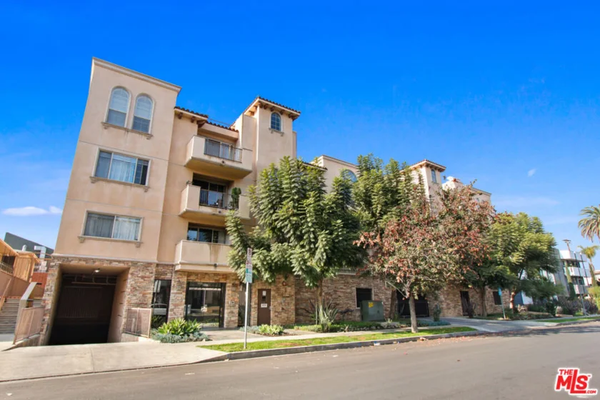 837 N Hudson Avenue #304 photo 1