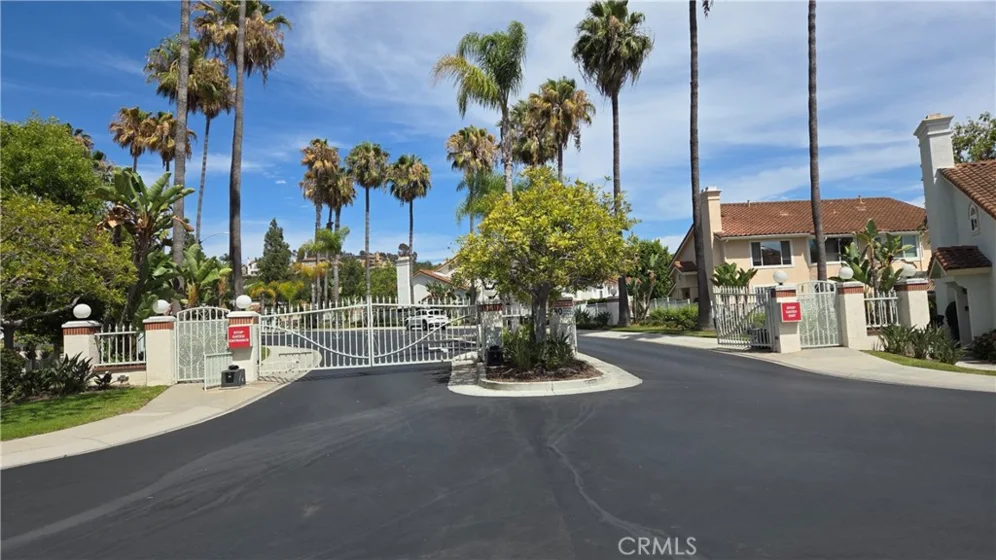 24364 Hilton Way photo 14