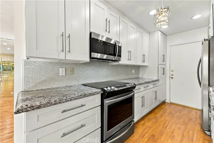 5400 Lindley Avenue #101 photo 9