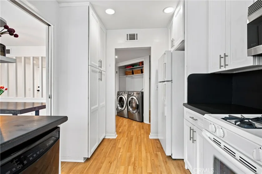 4675 Willis Avenue #105 photo 15