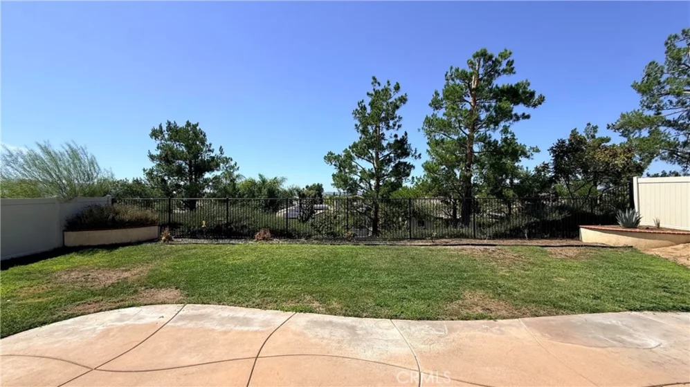 42641 Hussar Court photo 21