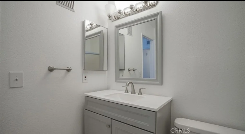4121 Hathaway Avenue #3 photo 28