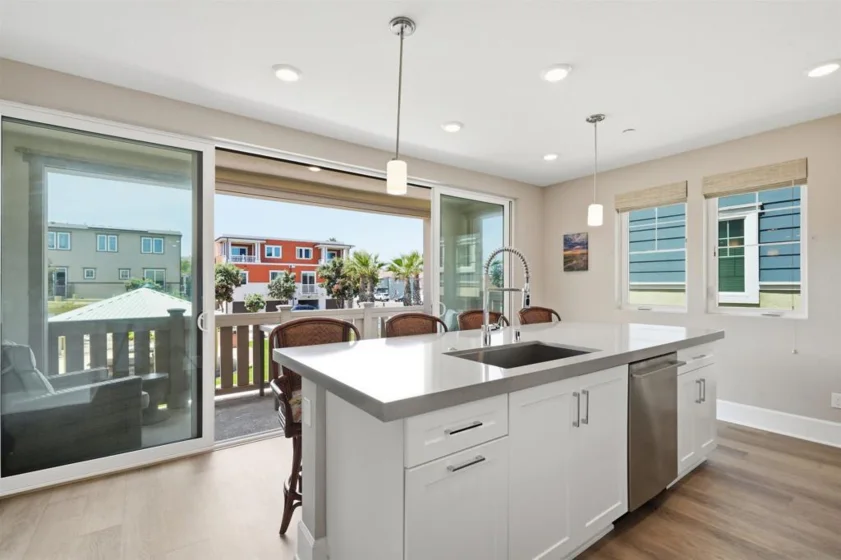 817 Jersey Court photo 9