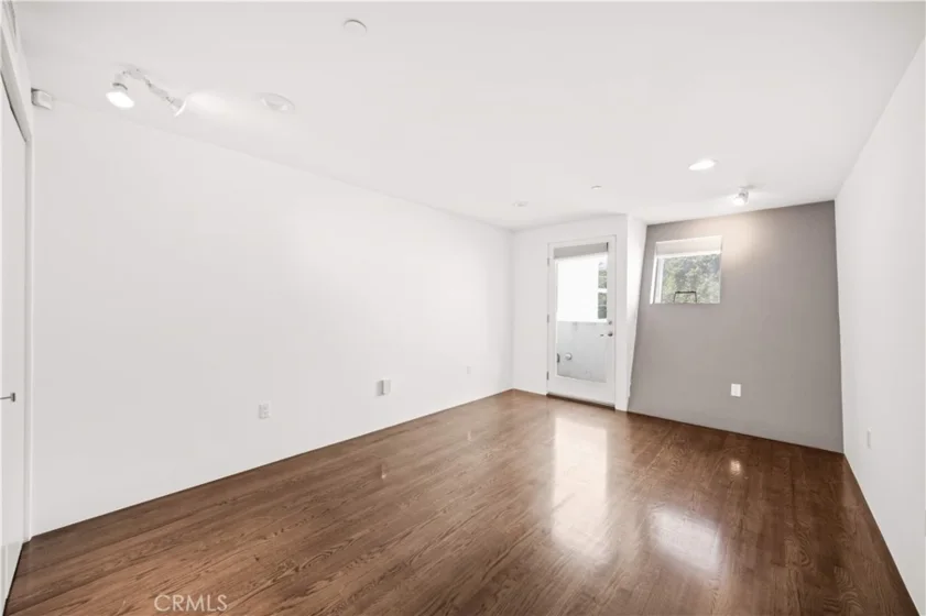 719 Venice Boulevard photo 28