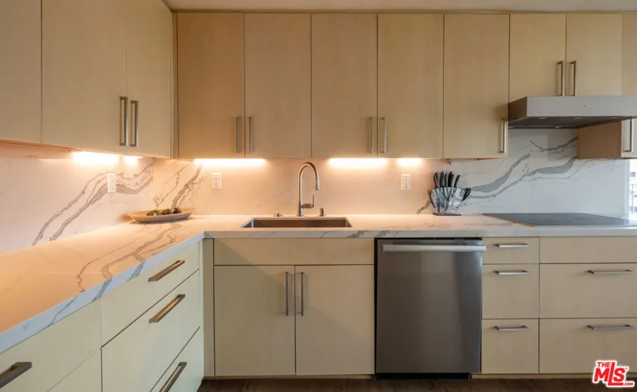 818 N Doheny Drive #1107 photo 5