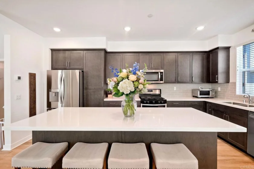 437 Carina Glen photo 8