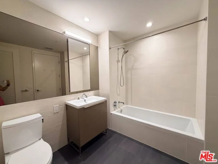889 Francisco Street #1008 photo 6