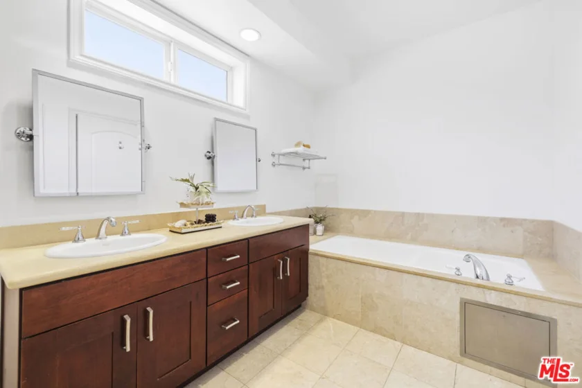 305 Arnaz Drive #303 photo 15