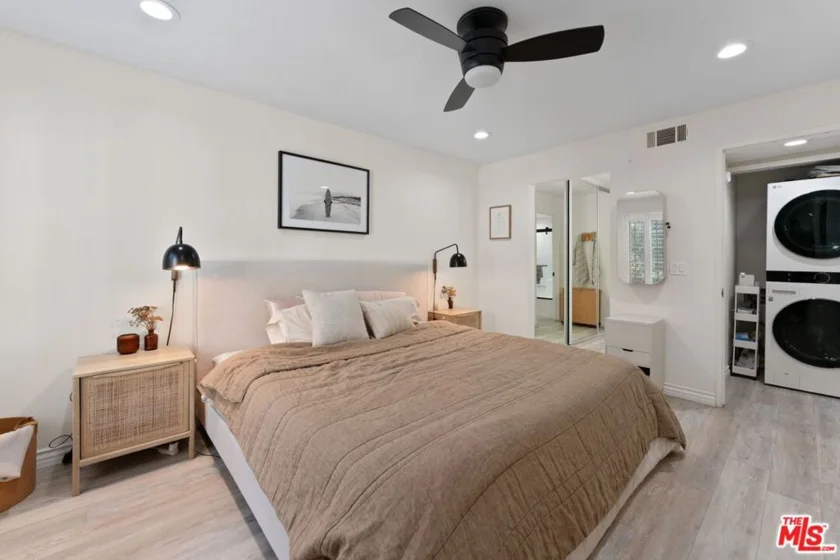 5515 Canoga Avenue #220 photo 14