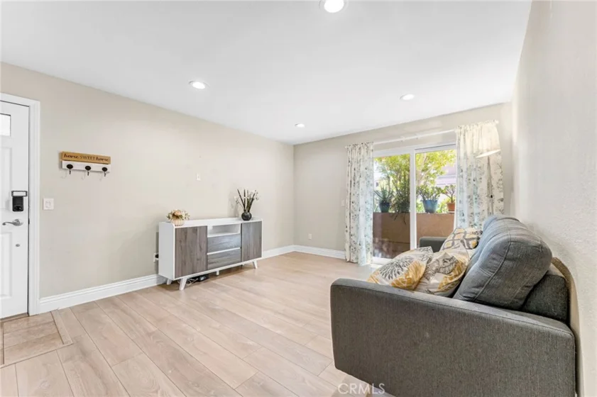 2550 San Gabriel photo 2