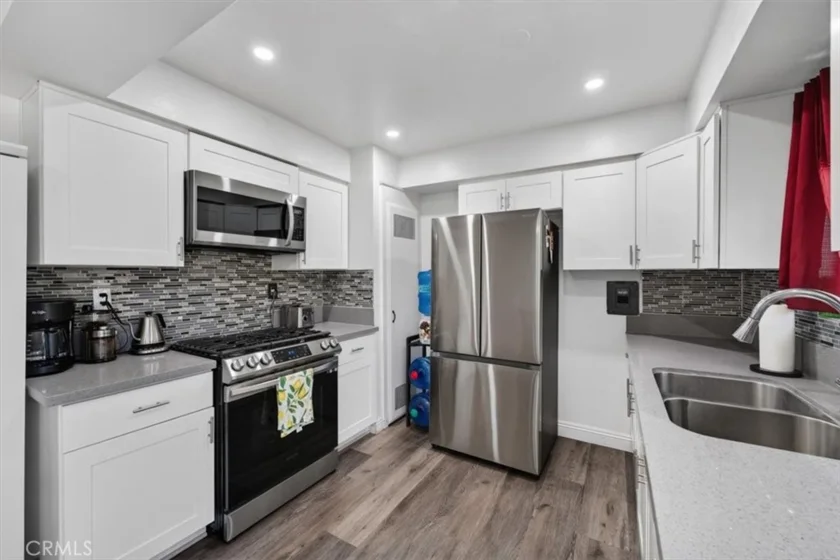 8788 Valley View #C photo 10