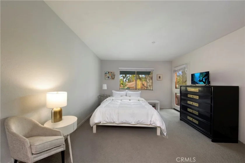 14 Villa Point photo 8