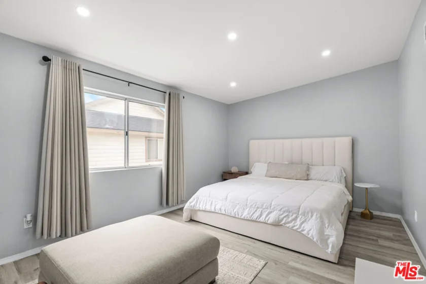 11150 Glenoaks Boulevard #178 photo 5