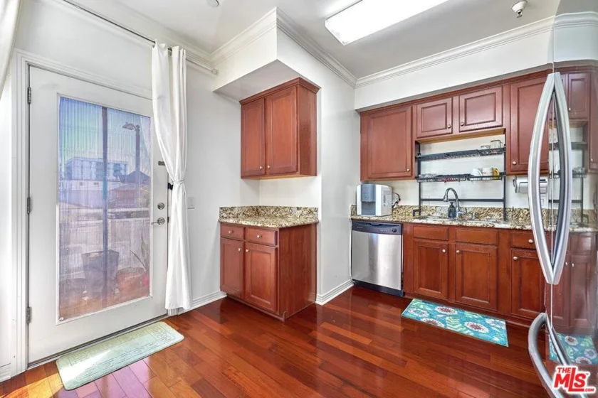 1025 Dewey Avenue #202 photo 15