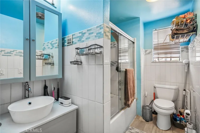11401 Berendo Avenue #6 photo 6