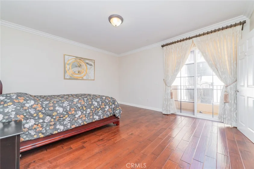 610 S Wilton Place #402 photo 10