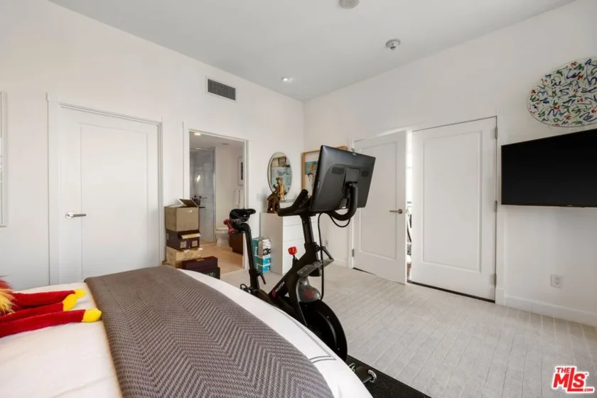 900 W Olympic Boulevard #46G photo 14