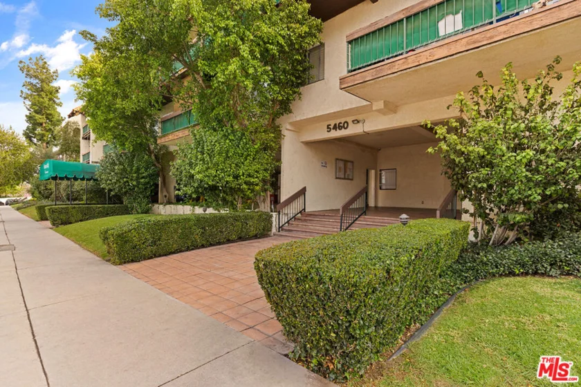5460 White Oak Avenue #C201 photo 1