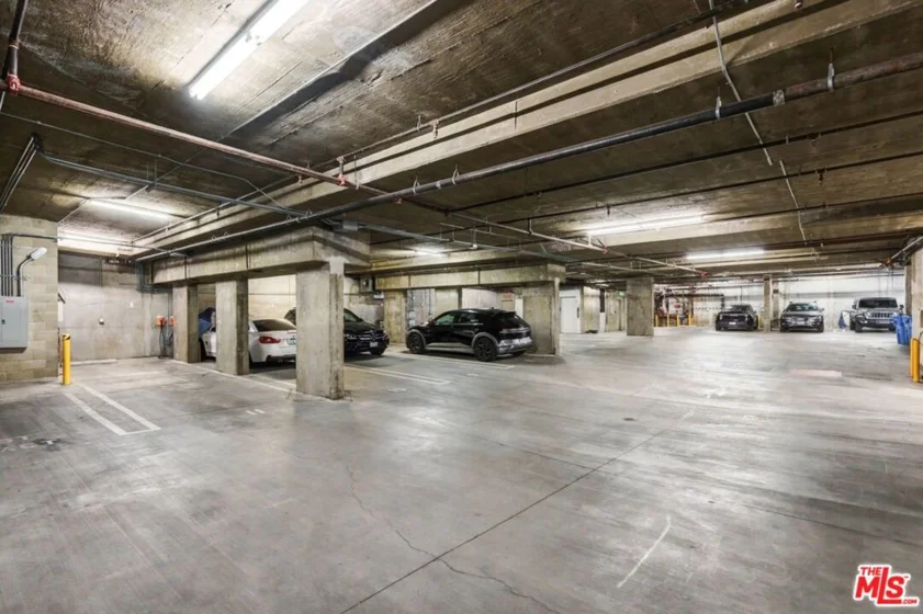 751 N Fairfax Avenue #2 photo 24
