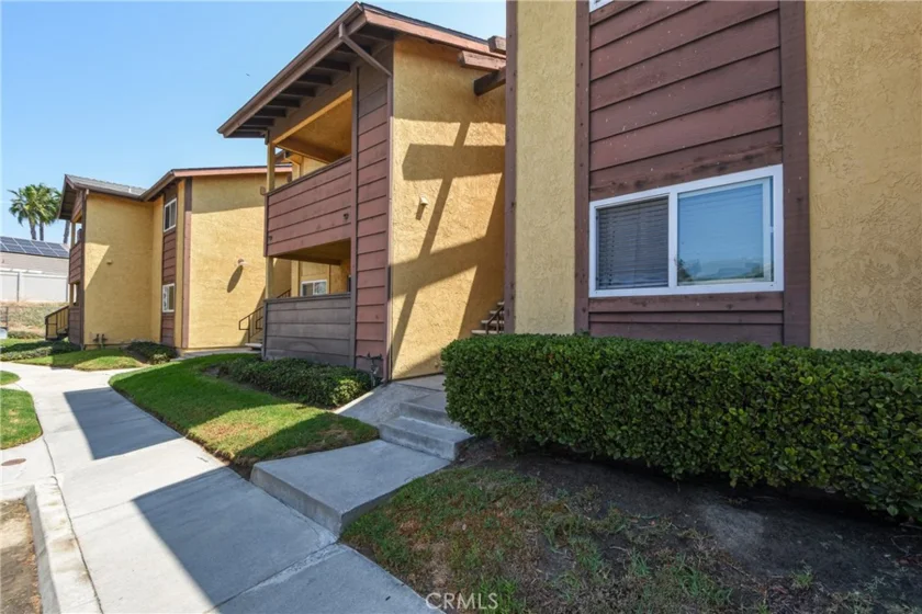 530 Calle Montecito photo 2