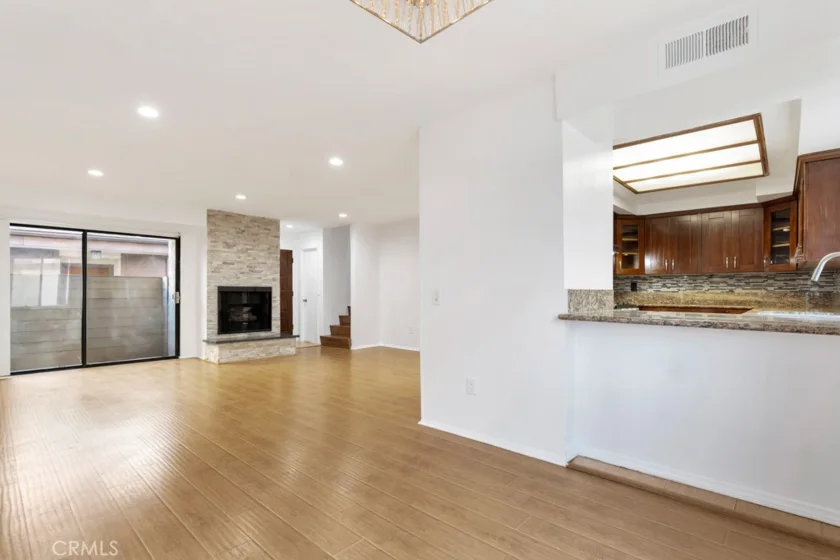 7240 Shirley #102 photo 6