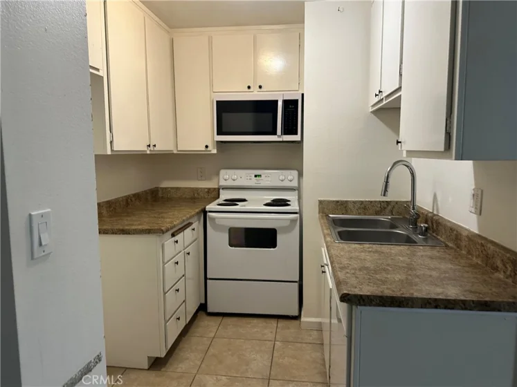 3565 Linden Avenue photo 9