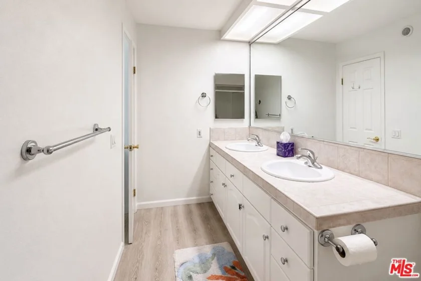 1140 E Ocean Boulevard #235 photo 7
