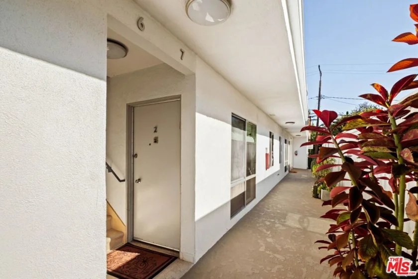 550 N Croft Avenue #2 photo 4