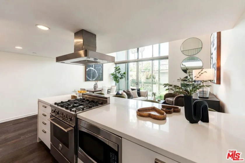 751 N Fairfax Avenue #2 photo 16