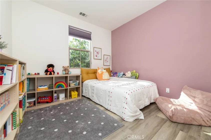 192 Finch photo 38