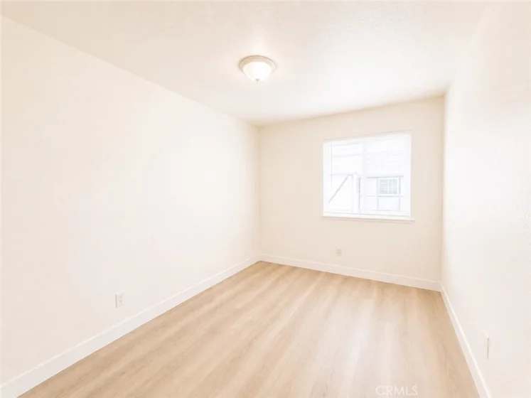 24051 Fir photo 18