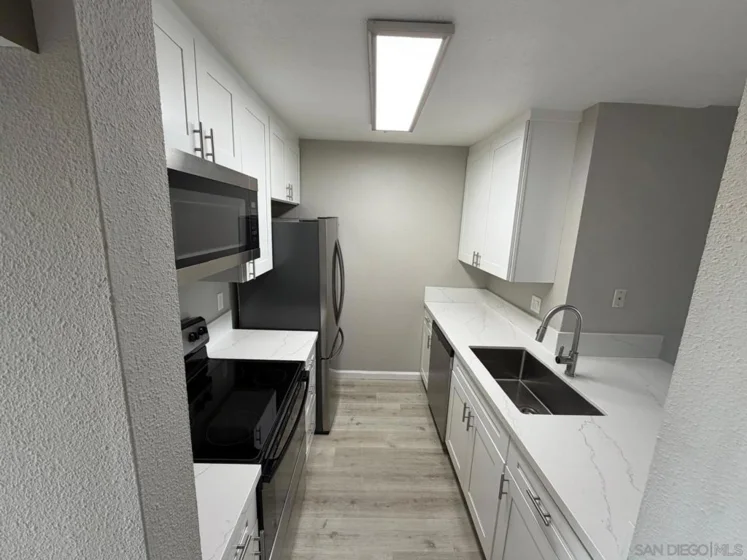 4041 Oakcrest Drive #307 photo 8