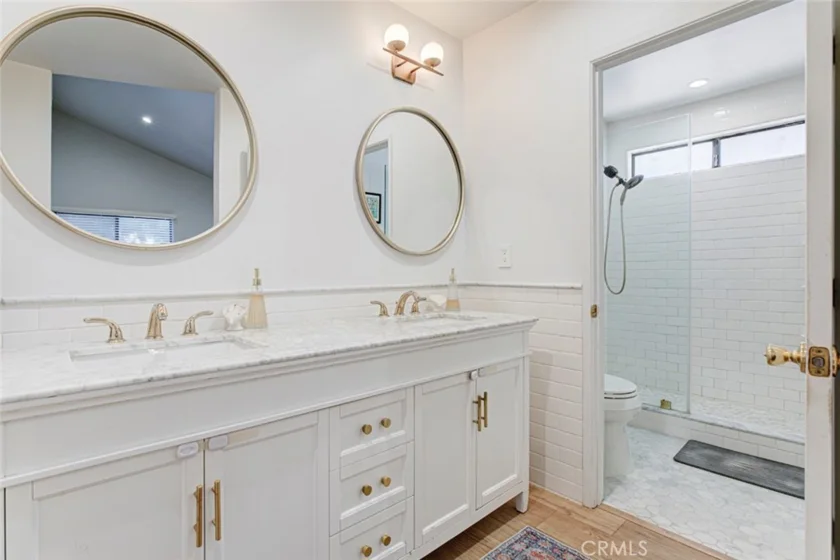 6847 Haskell Avenue #1 photo 35
