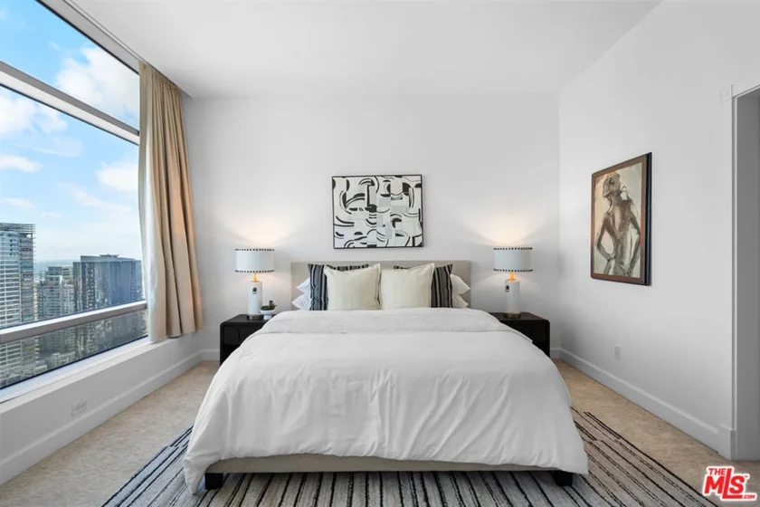 900 W Olympic Boulevard #37E photo 19