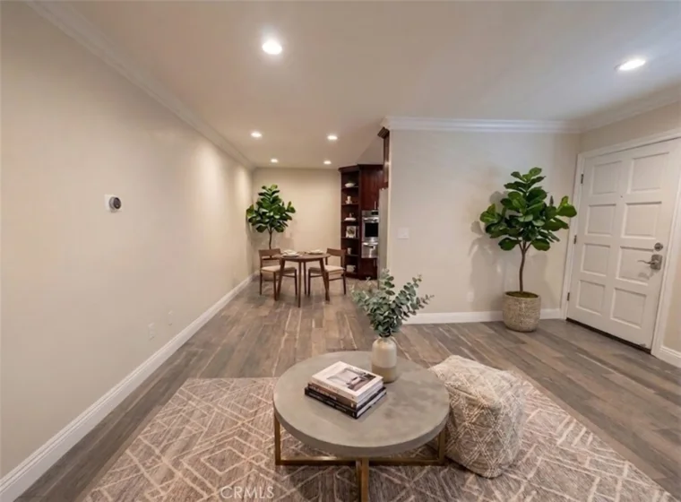 5354 Lindley #204 photo 4
