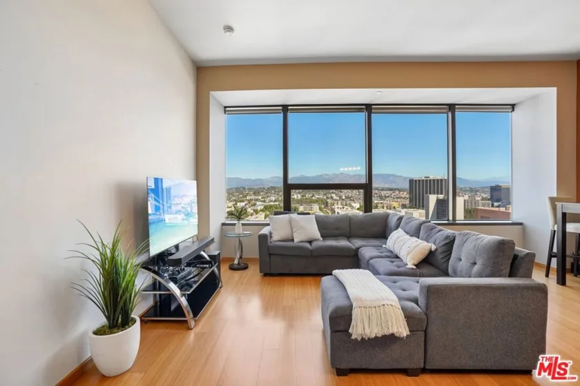 1100 Wilshire Boulevard #2105 photo 1